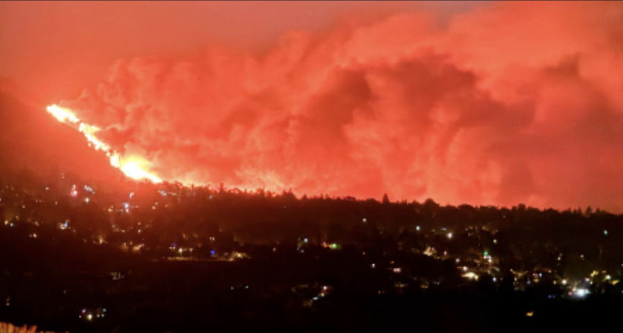 EATON FIRE TEARING through Altadena